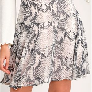 Giuliana Grey Snake Print Mini Flounce Skirt